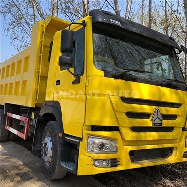 Rabljen tovornjak z enojno oxle Dump Truck